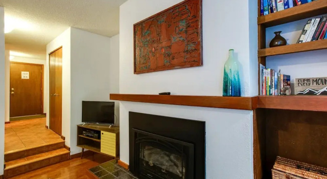 Snowater Condo 18 - Peace and Tranquility Available Here, Buchen Sie Ferienwohnung Apartments in Glacier, Ferienwohnung