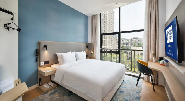 Двухместный люкс Holiday Inn Express Shenzhen North Station by IHG