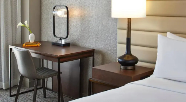 Номер Standard Renaissance Mobile Riverview Plaza Hotel