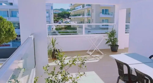 Апартаменты 40 PRO 2 - Sunrise Beach Apt 2