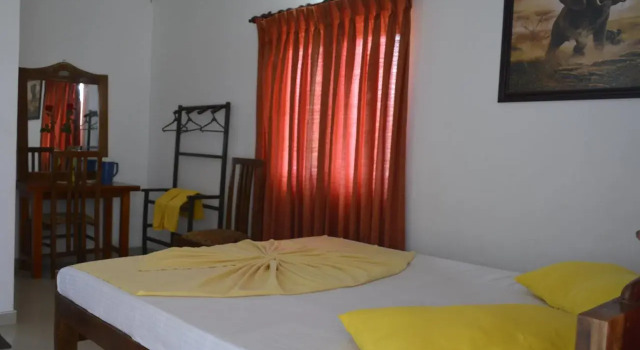 Rosand Waves Hotel, Забронировать Отель Хиккадува Округ Галле