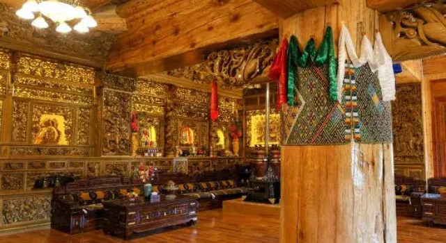 Jisong Dengzhu Tibeta Culture Experience Manor, Prenota Hotel Shangri-La Yunnan