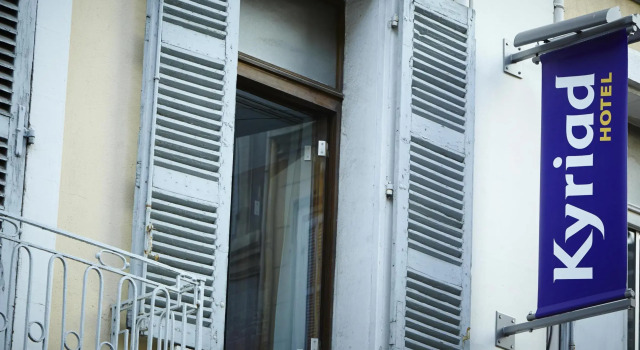 Кровать в общем номере Hotel Le M