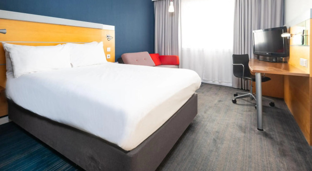 Holiday Inn Express Bedford by IHG, Забронировать Отель Бедфорд Бедфордшир