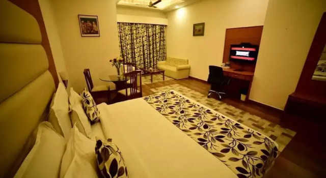 Студия Grand Continental Hotel
