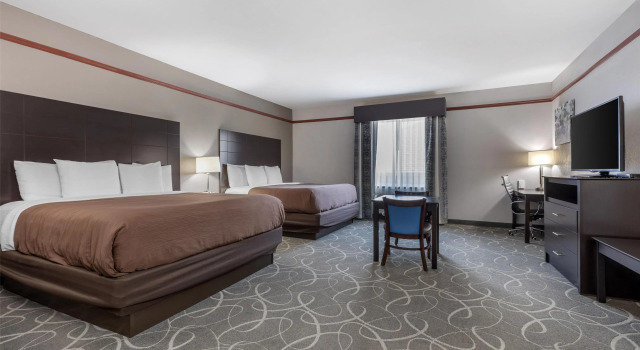 Четырёхместный номер Standard Best Western Limestone Inn and Suites