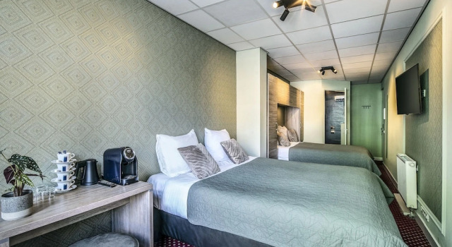 Четырёхместный номер с балконом Hotel Atlantis Amsterdam