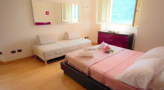 Апартаменты Luxury Villa Oliveto with Pool and Lake view
