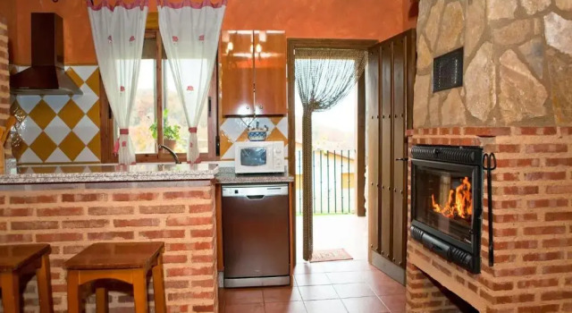 Коттедж с 3 комнатами Las Cabañas de La Vera