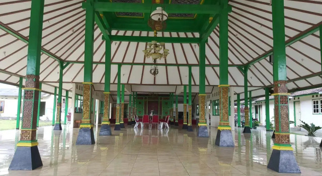 Putri Duyung Guest House, Prenota Affittacamere Affittacamere a Karangpandan, Affittacamere