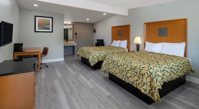 Четырёхместный номер Deluxe Motel 6 - Aberdeen, WA