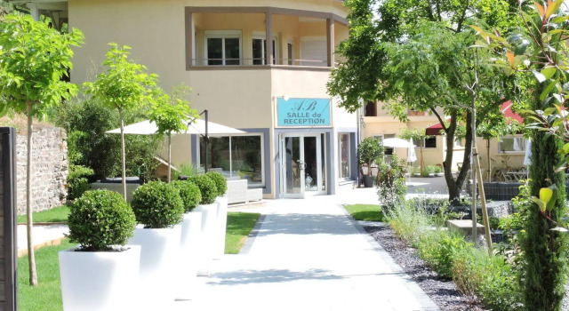 Auberge de La Brevenne, Prenota Ostello Hotel a Alvernia con parcheggio, Parcheggio