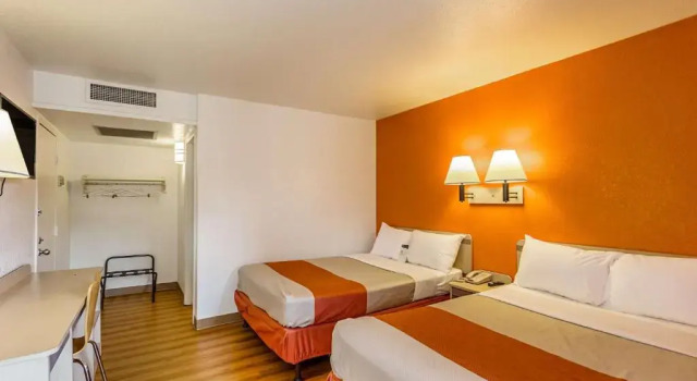 Четырёхместный номер Standard Motel 6-Yreka, CA