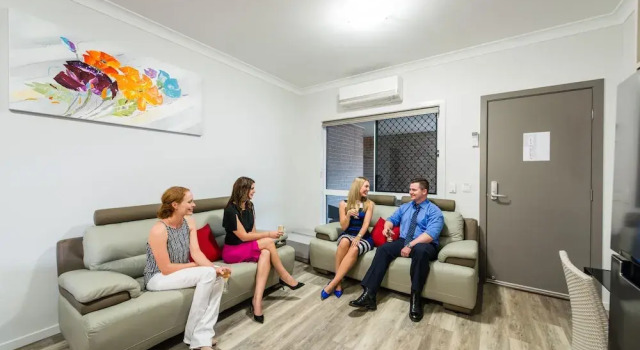 Трёхместный номер Standard c 1 комнатой Athena Motel Apartments
