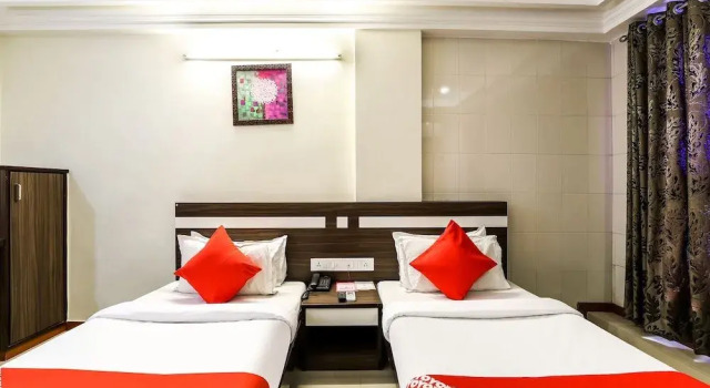Oyo 26315 Hotel Alpha