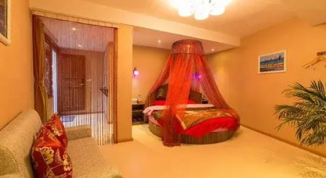 Happy Life Inn, Забронировать Отель Лицзян Юньнань, рядом с Улица Сквер-стрит Древнего города Даянь