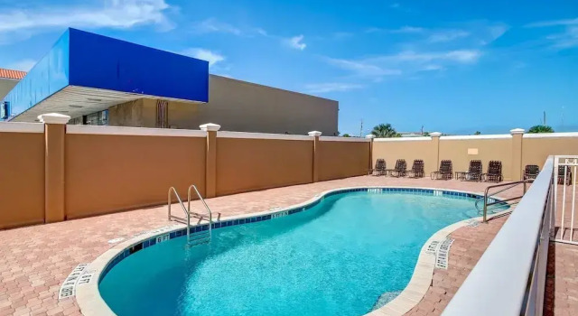 Номер Standard Deluxe Condo at Main Beach