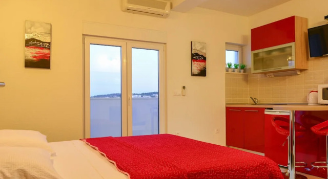 Студия Luxury с балконом и с видом на море Luxury Apartments Villa Tea