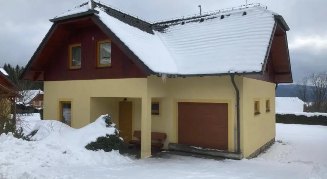 Villapark Lipno Dreams - pet friendly, Забронировать Отель Отели Липно-над-Влтавой с парковкой, рядом с Тропинка на вершине леса Lipno, Парковка