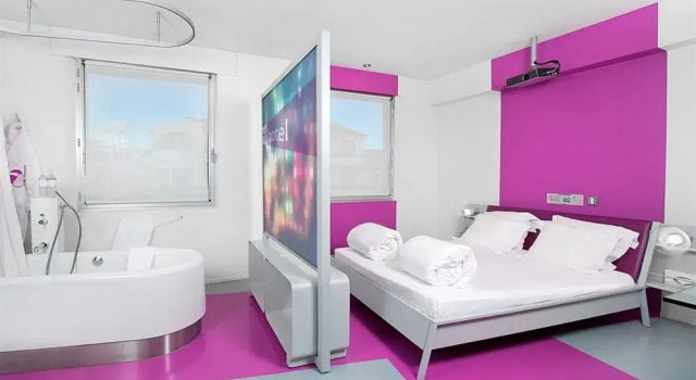 Hi Hôtel, Забронировать Отель Отели Ниццы с бассейном, рядом с Музей Массена, Бассейн