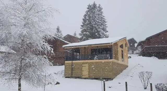 Cozy Countryside Retreat, Rezerwuj Dom wakacyjny Hotele w Burgundia z parkingiem, Parking