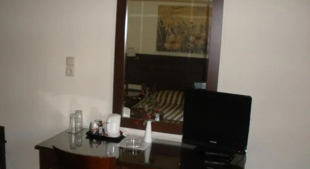 Трёхместный номер Standard с балконом Pelias Hotel