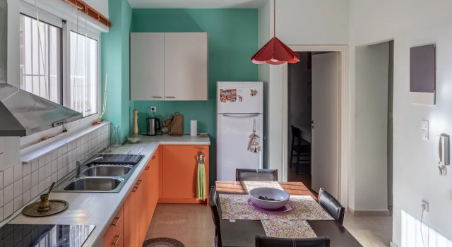 Коттедж с 2 комнатами Erika's Oasis - Stylish Living in the Heart of History