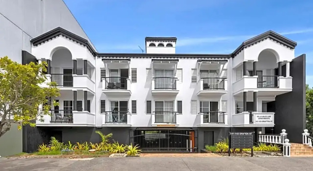 Апартаменты с видом на бассейн Villa Vaucluse Apartments