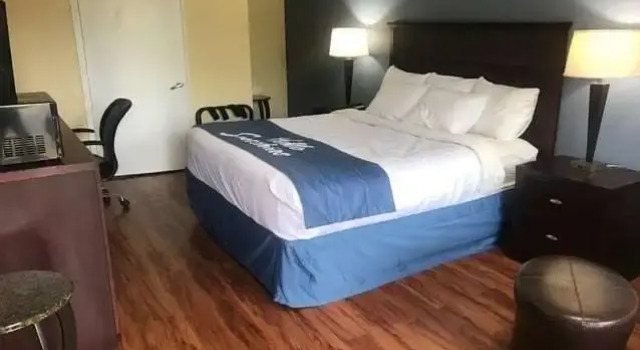 Days Inn by Wyndham King-Winston Salem Area, Buchen Sie Gasthaus King 