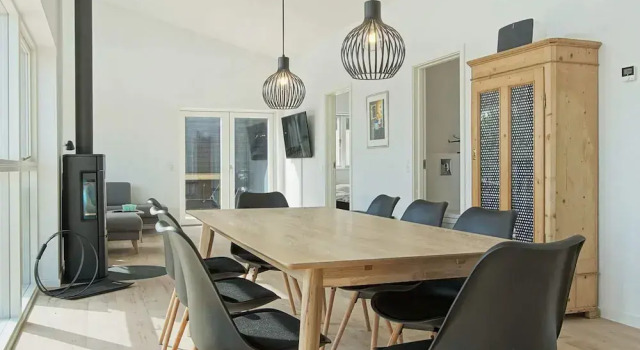 Spacious Holiday Home in Bornholm near Sea, Book Feriehus Sommerhuse i Allinge, Hytte