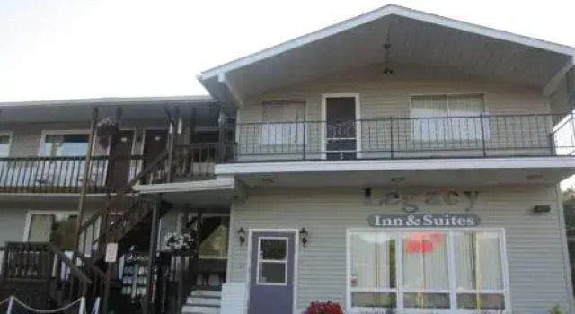 Legacy Inn and Suites, Забронировать Отель Лейк-Джордж Adirondack Mountains, рядом с Музей «Форт Уильям-Генри»