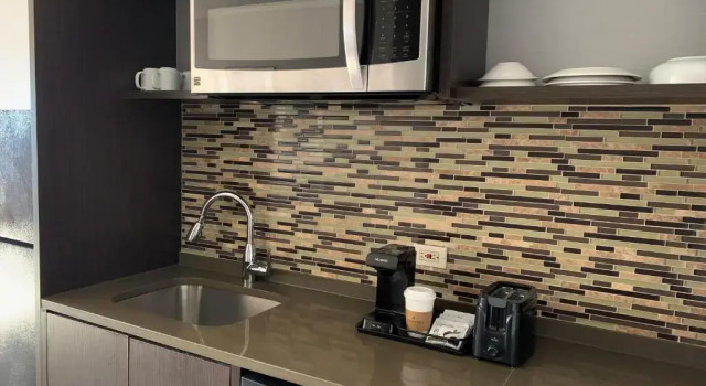 Четырёхместный люкс Country Inn & Suites by Radisson, Clarksville, TN