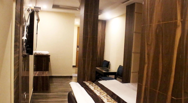 Номер Royal Perfectstayz Premium Ganga Heights - Ganga View rooftop cafe