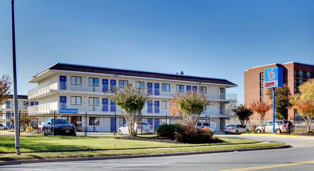 Motel 6 Capitol Heights, MD - Washington, Book Motel Largo Washington DC Metropolitan area