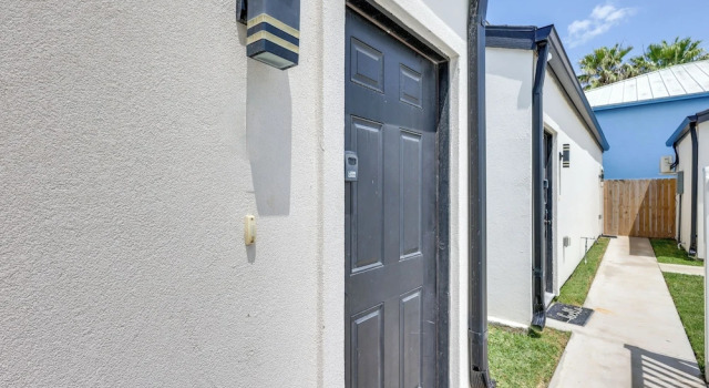 3 Blocks to Beach! Pet-friendly South Padre Studio, Book Lejlighed Padre Island USA