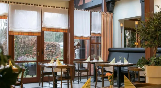 Hotel Landhaus Pollmeyer, Забронировать Отель Отели Oldenburger Muensterland с парковкой, Парковка