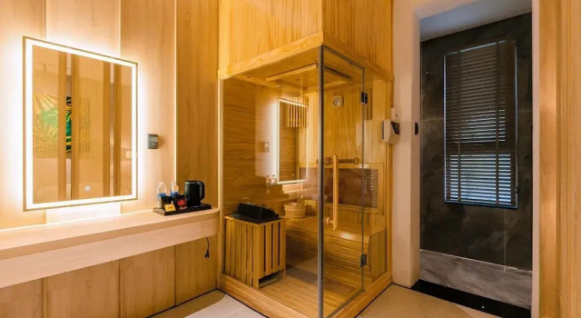 Номер Deluxe JA Hotel