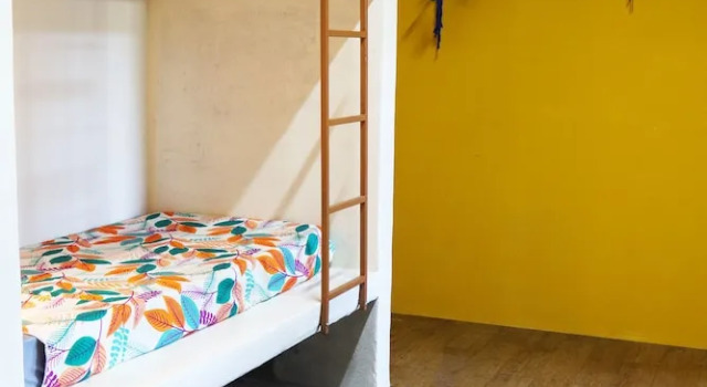 Кровать в общем номере (женский номер) Santo Hostel
