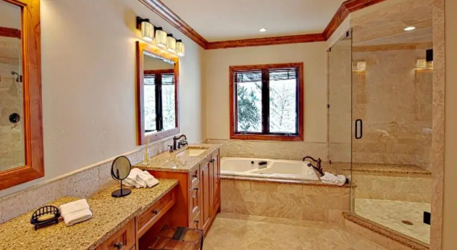 Четырёхместный номер Standard The Pines Lodge, a RockResort, by Vail Resorts