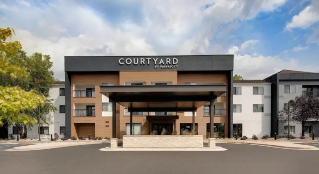 Courtyard Grand Rapids Airport