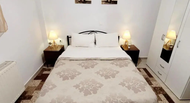 Center Apartment along the Sakoulevas River