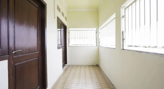 Madina Residence by OYO Rooms, Prenota Hotel Hotel a Sidoarjo con parcheggio, Parcheggio