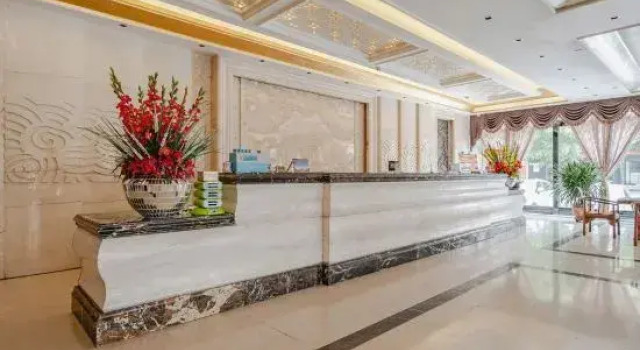 Hong Qiao Prince Hotel, Prenota Hotel Hotel a Yulin con parcheggio, Parcheggio