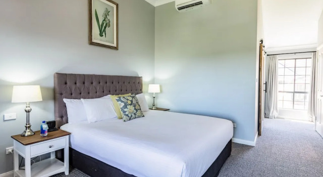 Двухместный номер Standard с балконом Camden Valley Inn