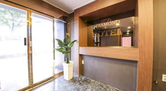 Diamond Hotel, Забронировать Отель Чинджу Кёнсан-Намдо
