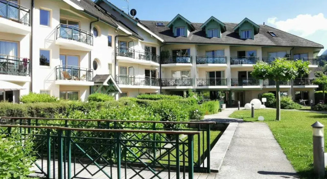 Апартаменты la baie des voiles ,vue lac dAnnecy ,plage privée