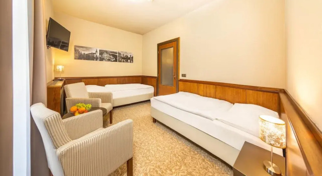 Wellness Hotel Zlatá Hvězda, Забронировать Отель Тршебонь Trebonsko