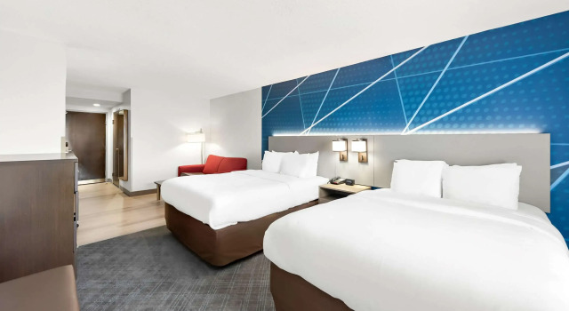 Четырёхместный люкс Comfort Suites Columbus