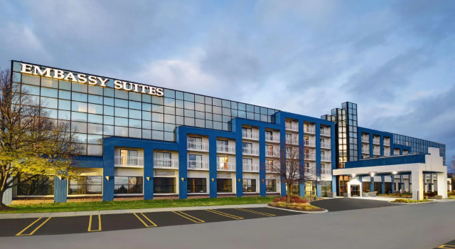 Embassy Suites by Hilton Detroit - Livonia/Novi, Забронировать Отель Отели Новей 3 звезды, 3*
