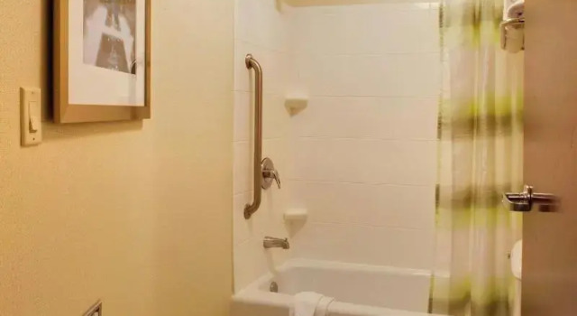 Четырёхместная студия SpringHill Suites by Marriott Savannah Airport